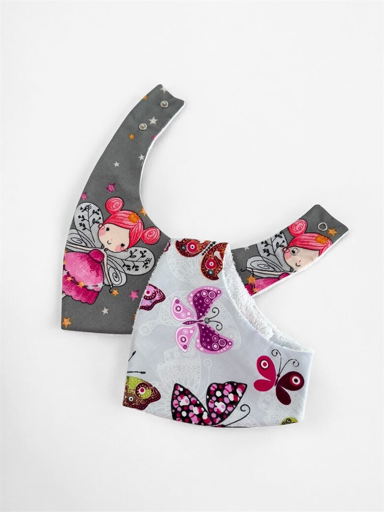 Mitrumnecaurlaidīga lacīte-meitenītei