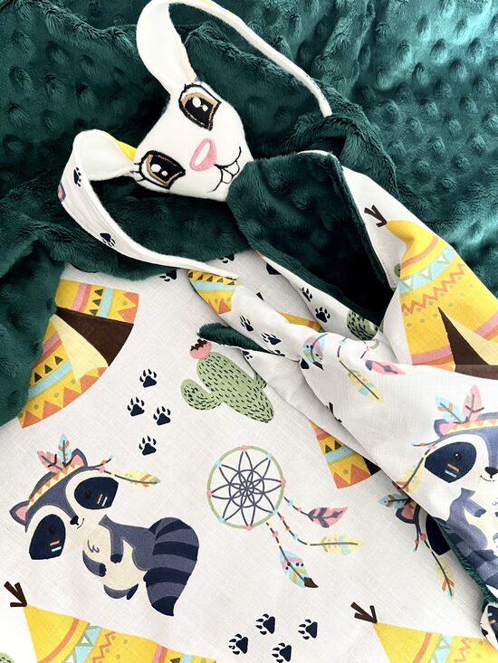 Miega zaķis ar vārdiņu un dzimšanas datiem.